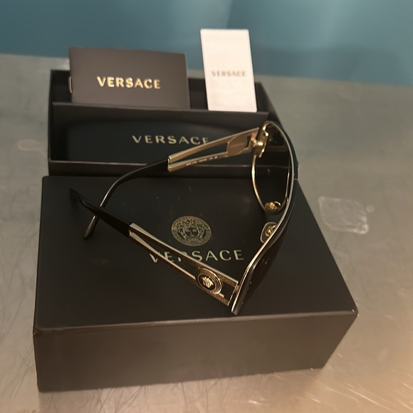 New - Picture 9 of 9